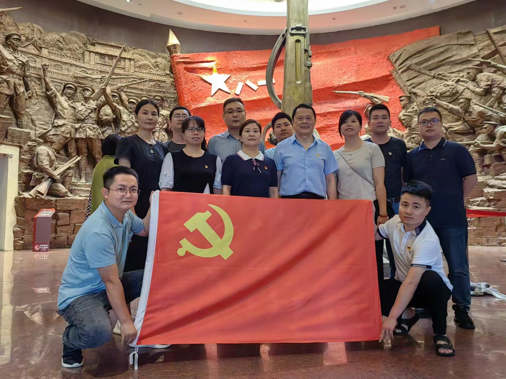 賡續(xù)紅色血脈，傳承建黨精神                                                    ——江西誠建黨支部開展“慶七一，感黨恩，跟黨走”主題黨日活動
